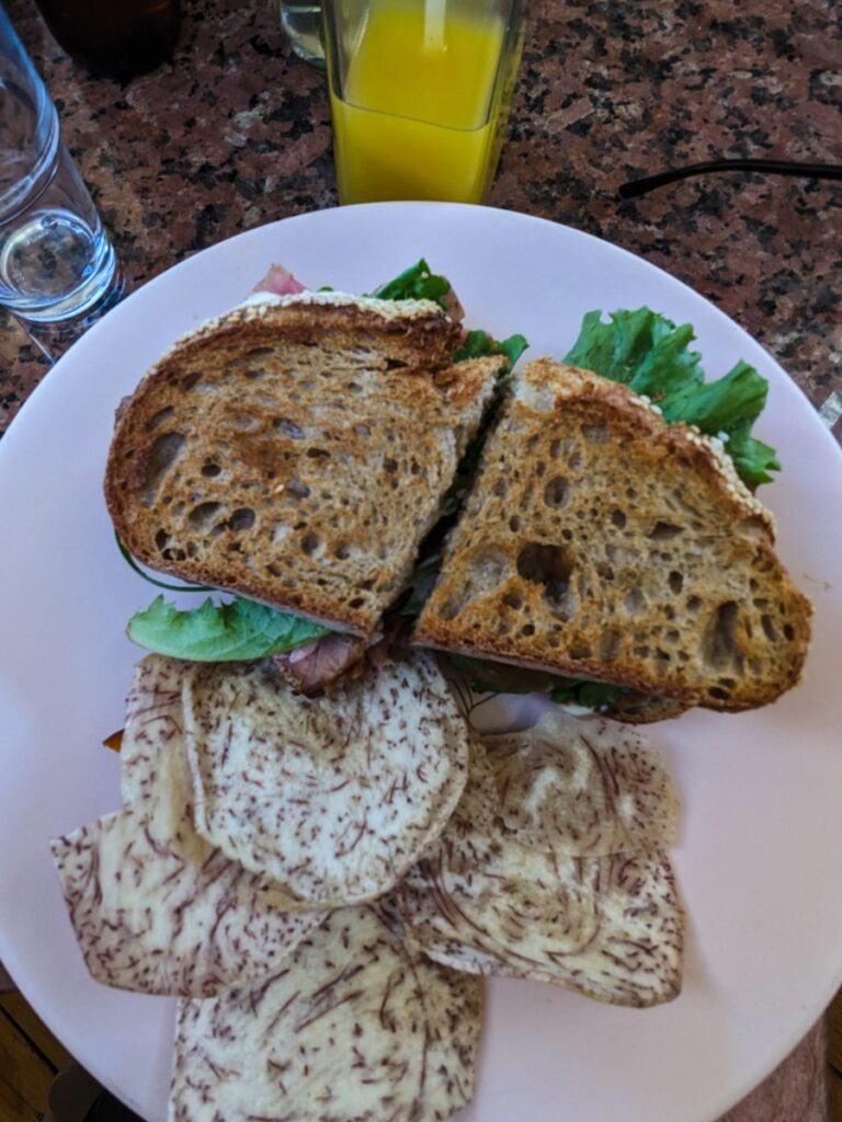 Santa Hierba Sandwich